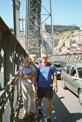 most w Porto, na zdjęciu Daras, nasz pierwszy oficer i Małgosia